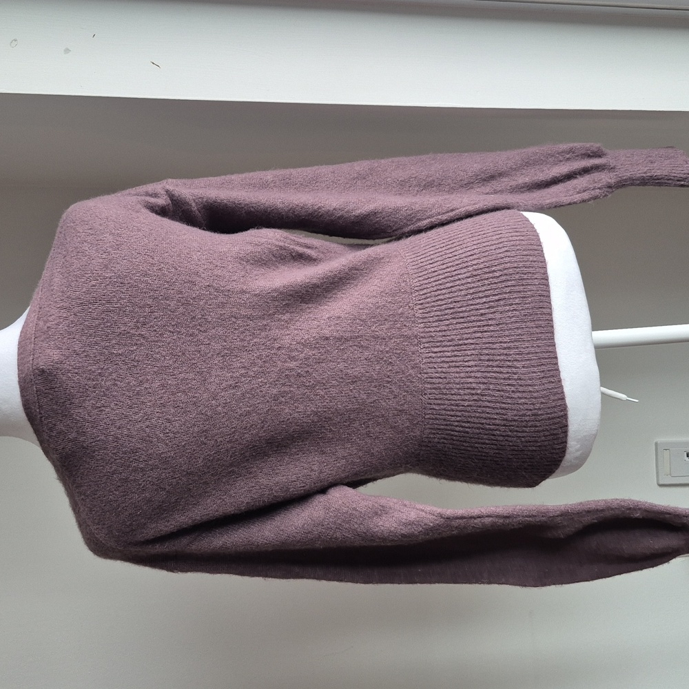 Aritzia Wilfred Camila Sweater Relaxed V Neck Cardigan In Mauve Size Small - Picture 3 of 6